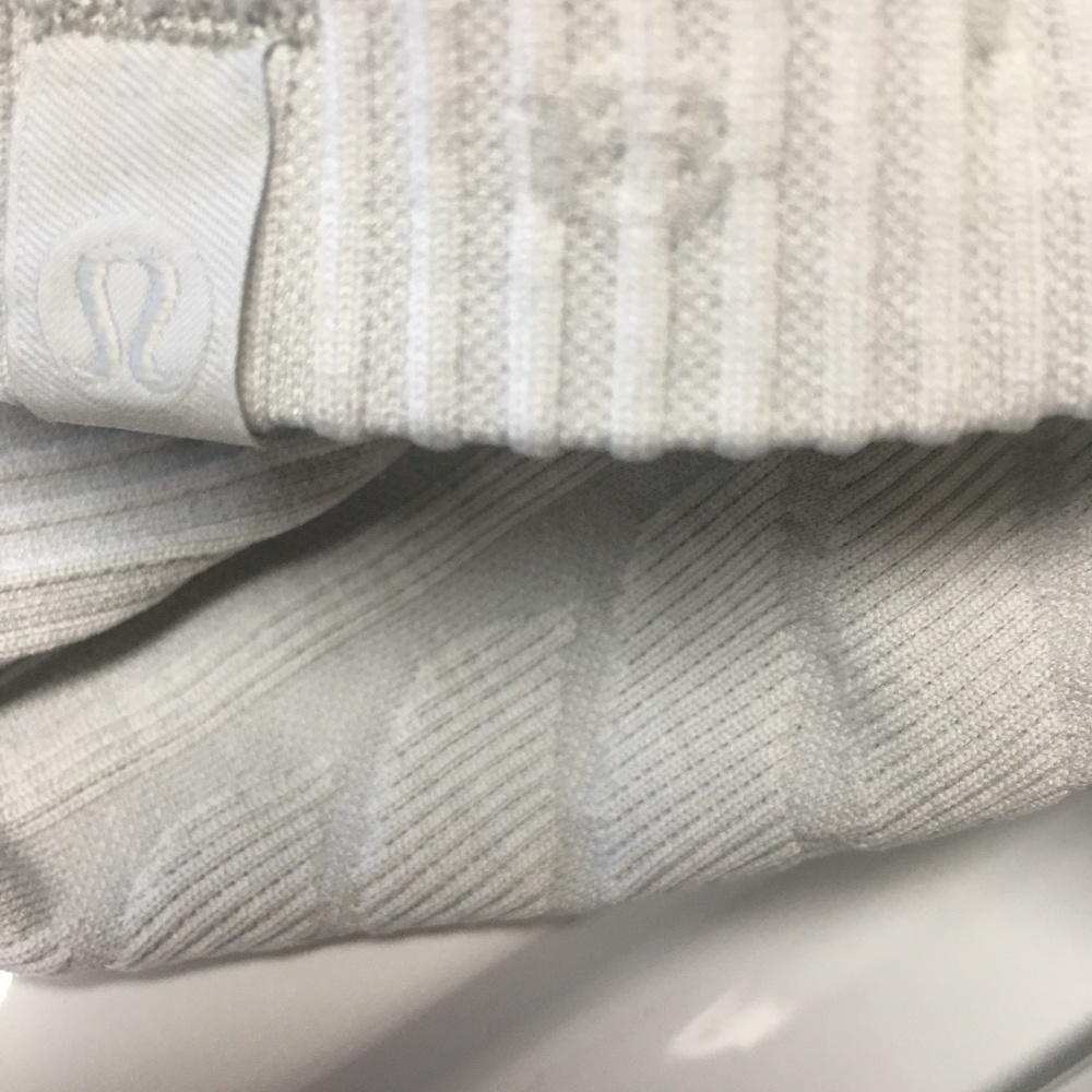 Lululemon Rest Less Pullover LS Top Silver Spoon Light Gray EUC - Picture 15 of 15